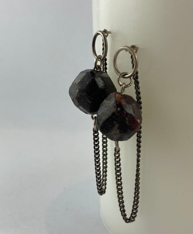 GARNET RECONNECTION EARRINGS
